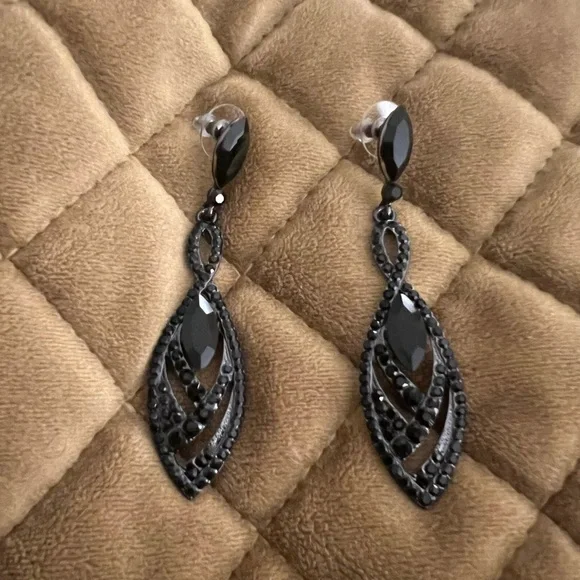 Black Statement Chandelier Earrings - Picture 1 of 2